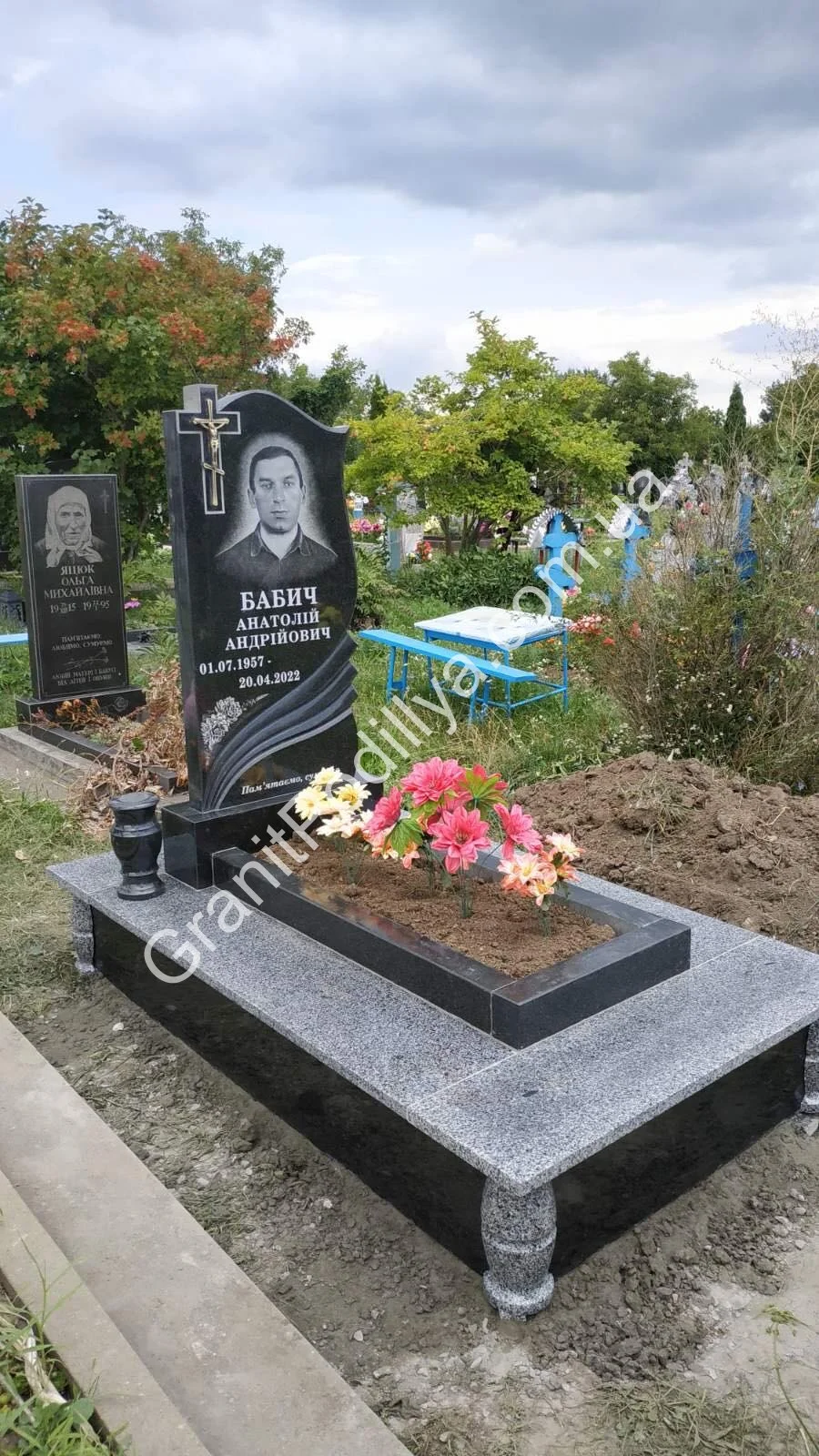 Подвійний пам'ятник з граніту - Кам'янець-Подільський | GranitPodillya